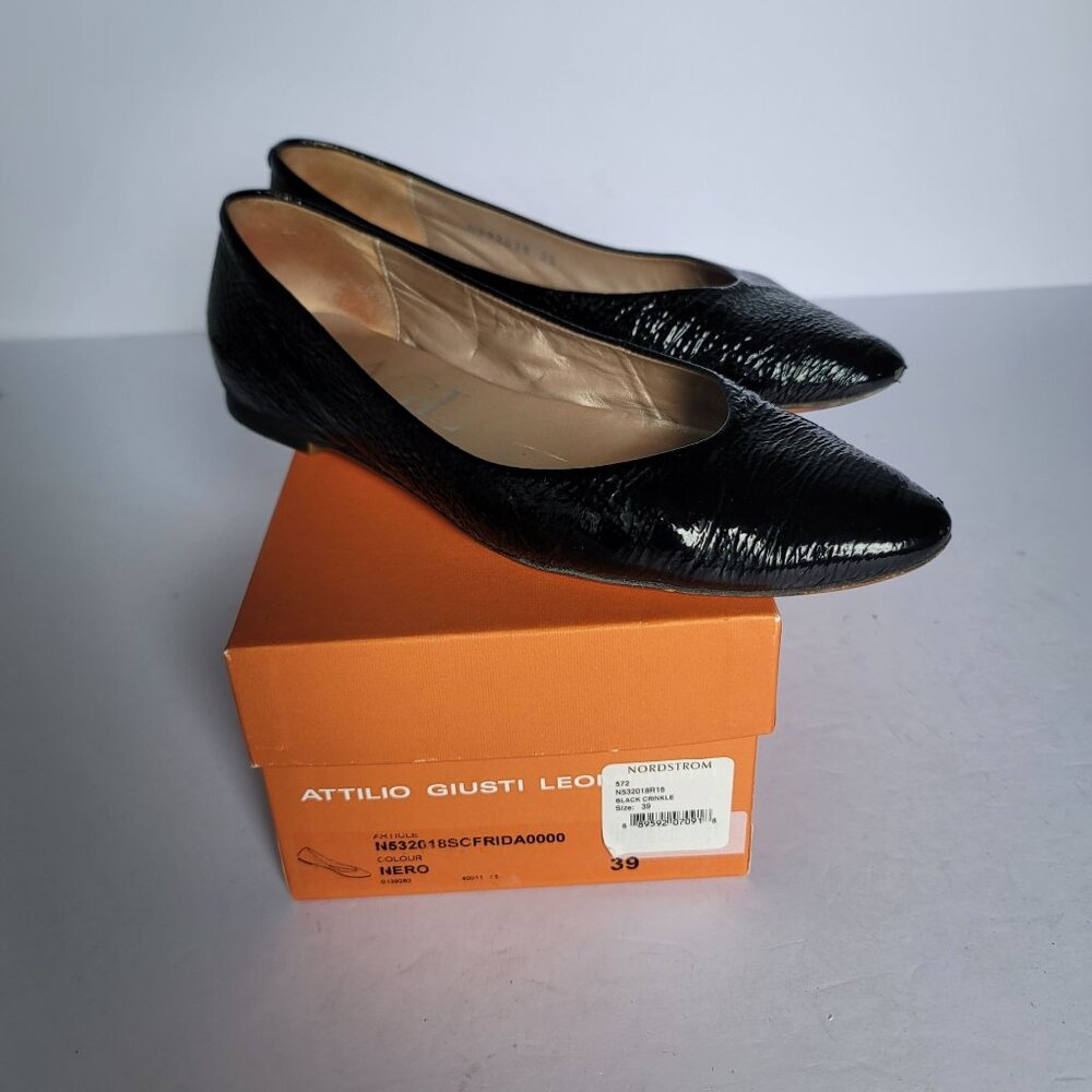 Attilio Giusti Leombruni (AGL) Crinkle-Patent Leather ballet Flats Shoes. Size 9